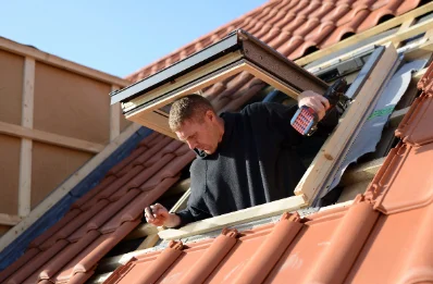 Pose de fenêtres de toit Velux à Tinténiac